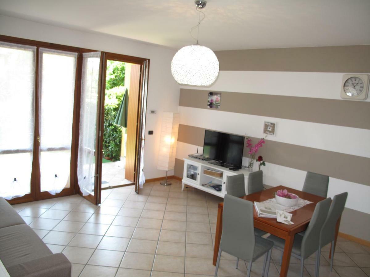 Luminoso Trilocale Con Piscina E Giardino Privato Apartment Desenzano del Garda Exterior photo