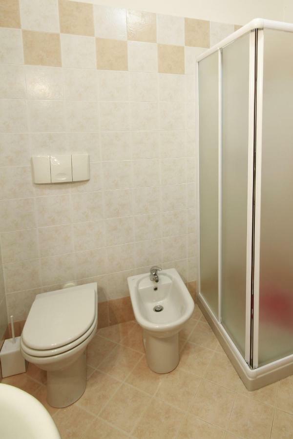 Luminoso Trilocale Con Piscina E Giardino Privato Apartment Desenzano del Garda Exterior photo